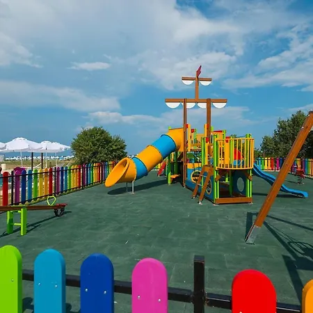 Sunrise Blue Magic מלון